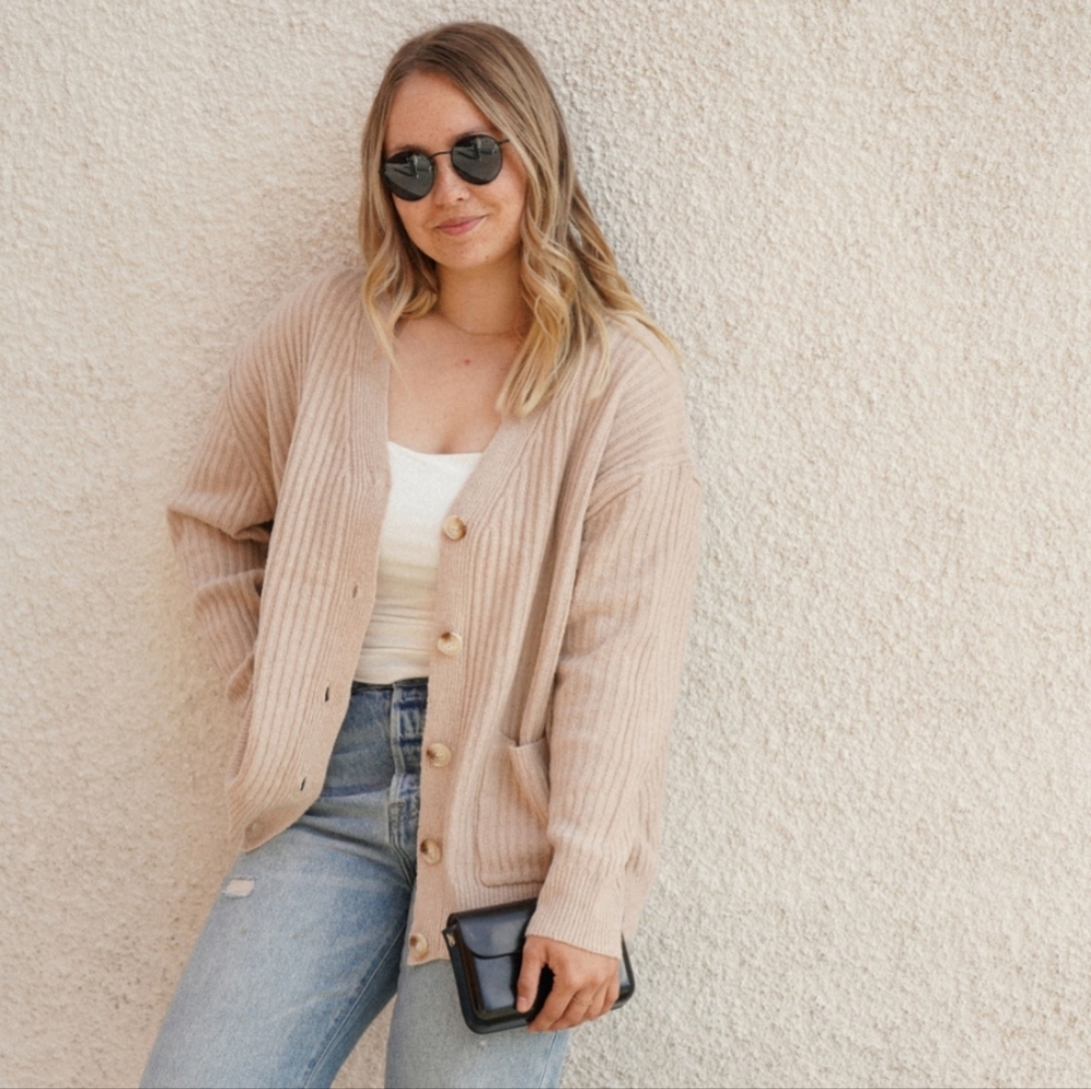 Carly Jean Los Angeles Beige Ribbed Button-Front Cardigan